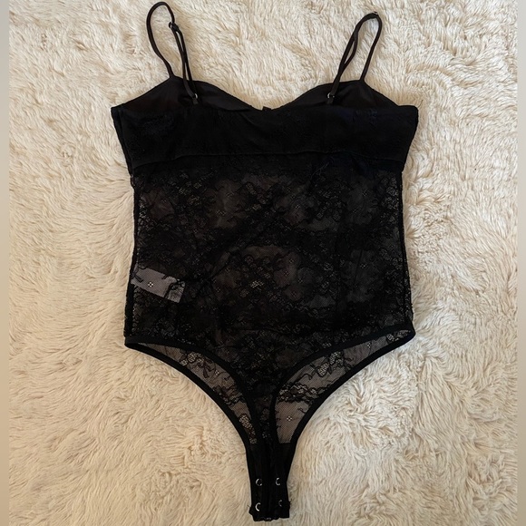 Dynamite Black Lace Bodysuit - Sheer Floral Mesh Lingerie-Style Top (Size M) - Picture 6 of 7